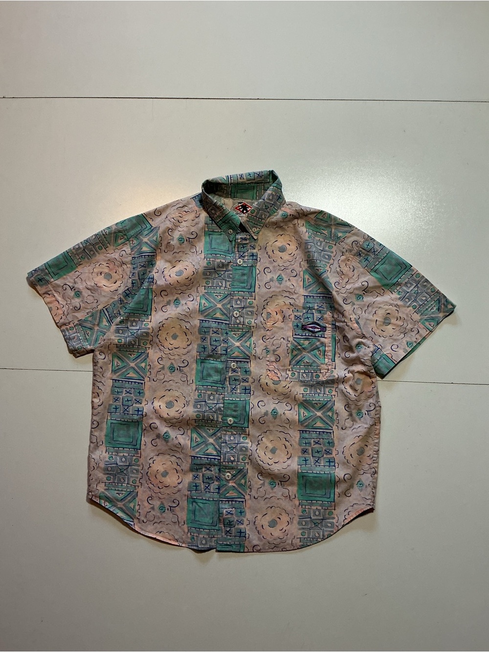 Vintage 90s Gotcha Surf Abstract
Geometric All Over Print S/S Button Shirt
